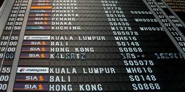 airport board schedule