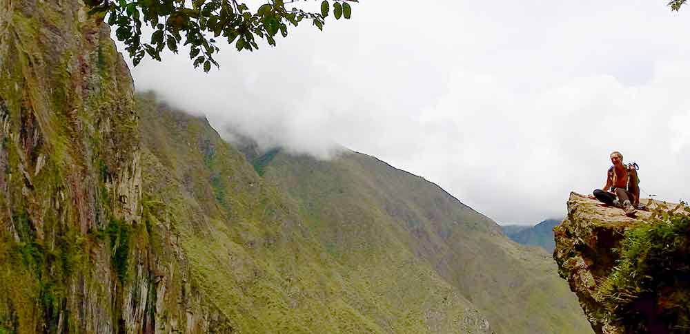 Udsigt over dalen naer Machu Picchu