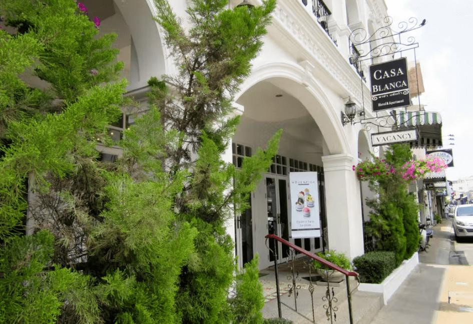 Casa Blanca er blot et af en handfuld historiske boutiquehoteller i Phuket by