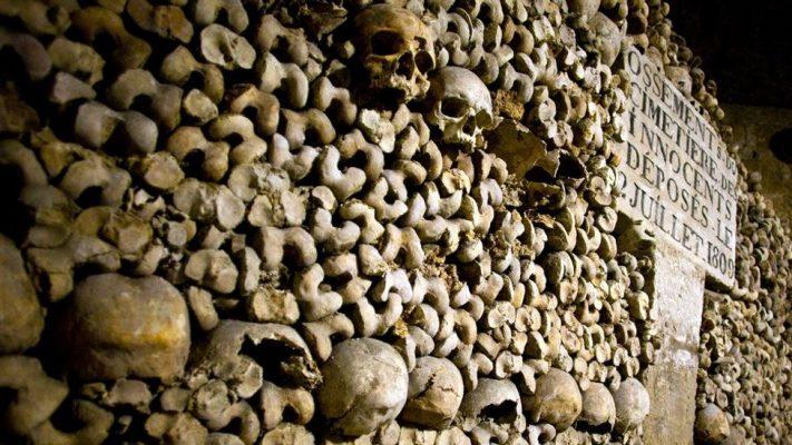 paris catacombs skulls