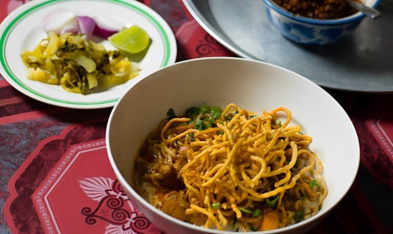 Hvor man kan smage den bedste Kow Soy nudelsuppe i Chiang Mai